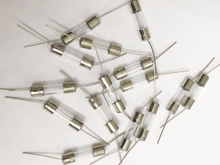 Cầu chì bao nhiêu tiền? Giá cầu chì điện dân dụng và cách chọn