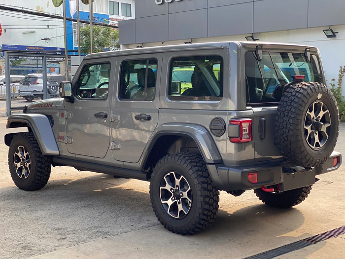 Xe Jeep Wrangler giá bao nhiêu tại Việt Nam và có đáng mua không?