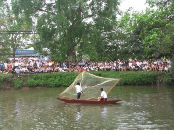 Hội đánh cá làng Me - BOOKING TOUR