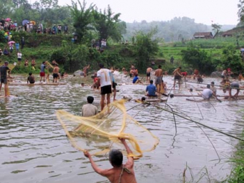 Hội đánh cá thờ - BOOKING TOUR