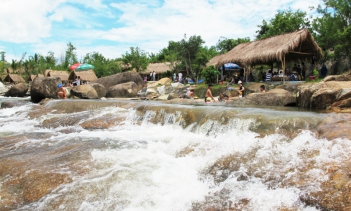 Đến Suối Thạch Lâm 'quậy' cuối tuần - BOOKING TOUR