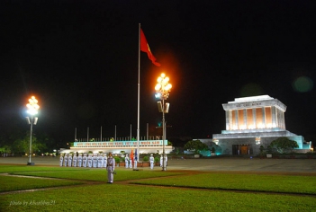 Ra thủ đô 'thăm Bác' - BOOKING TOUR